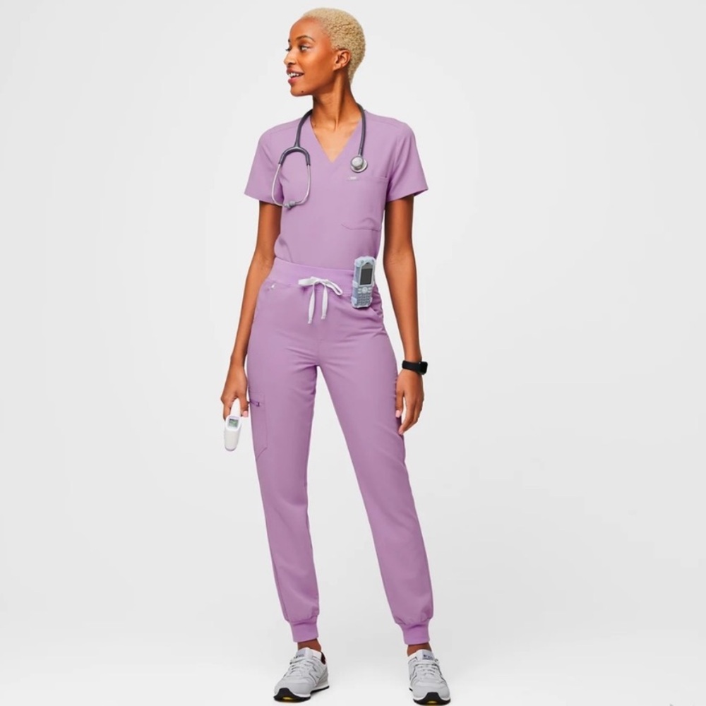 FIGS lavender dew XS petite scrubs set Catarina Zamora joggers PO 2490 2487